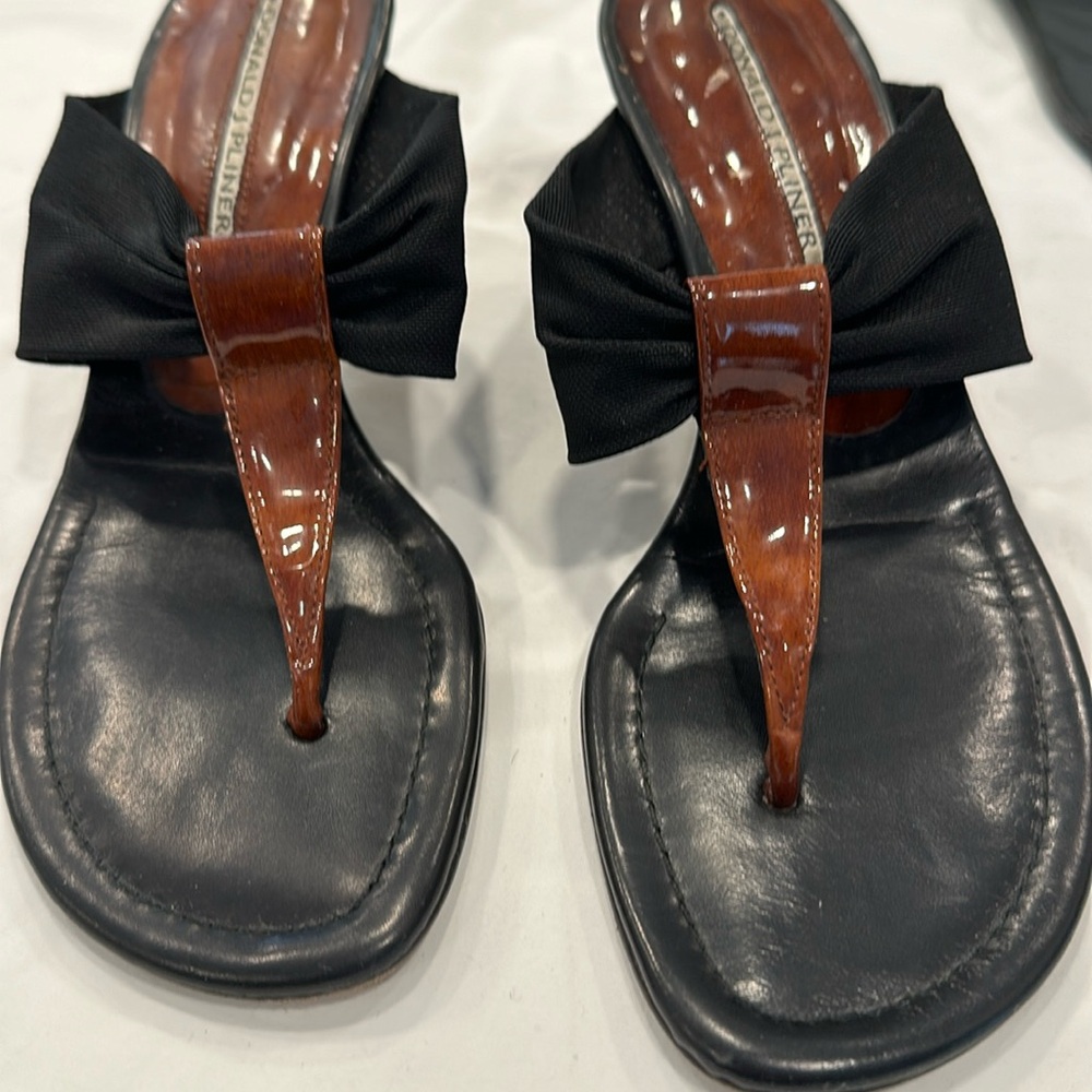 Donald J Pliner Leather Kitten Heel